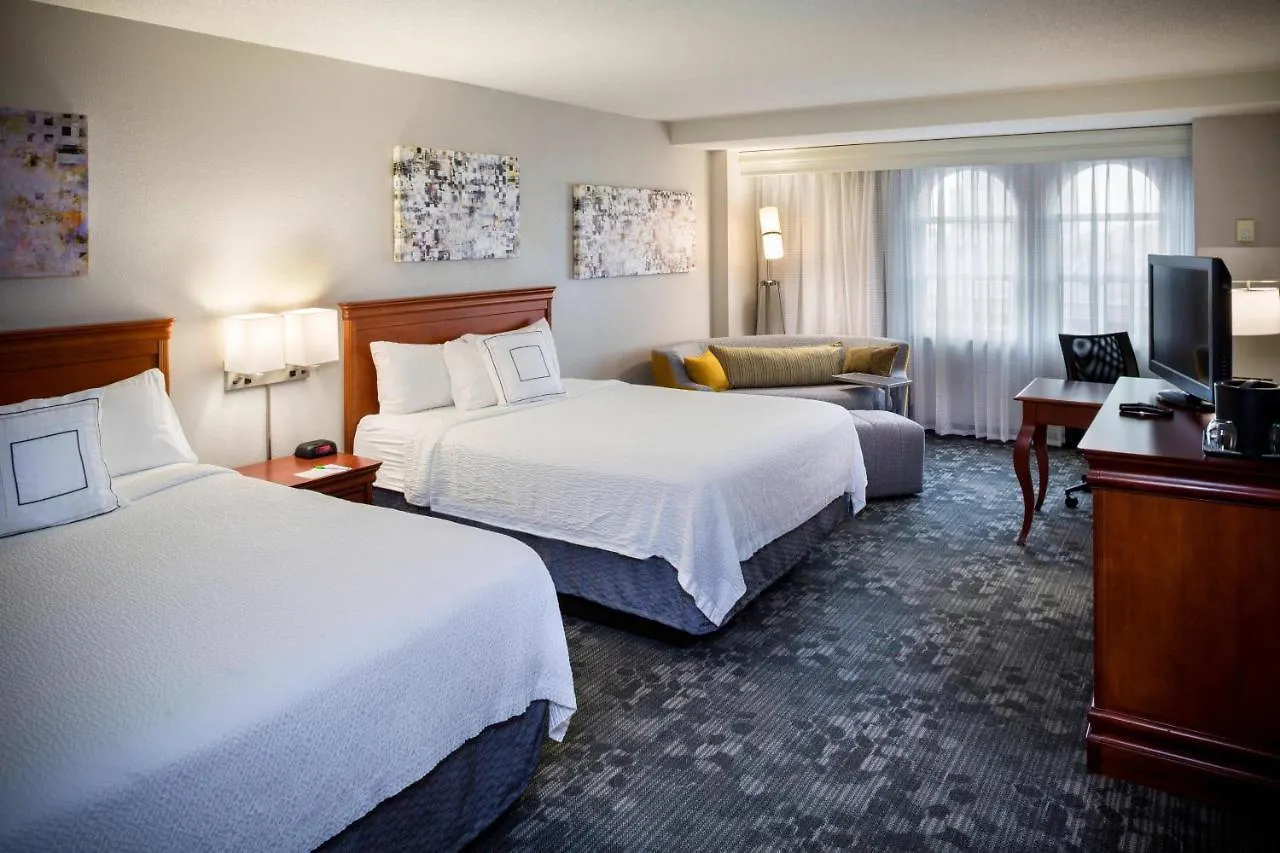 Courtyard By Marriott Norfolk Downtown Hotel