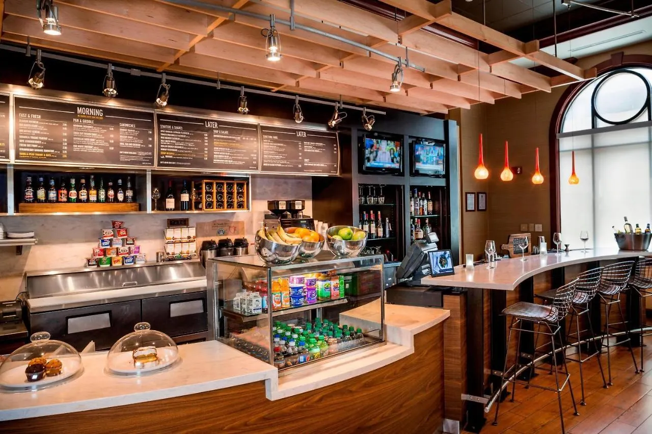 Courtyard By Marriott Norfolk Downtown Hotel
